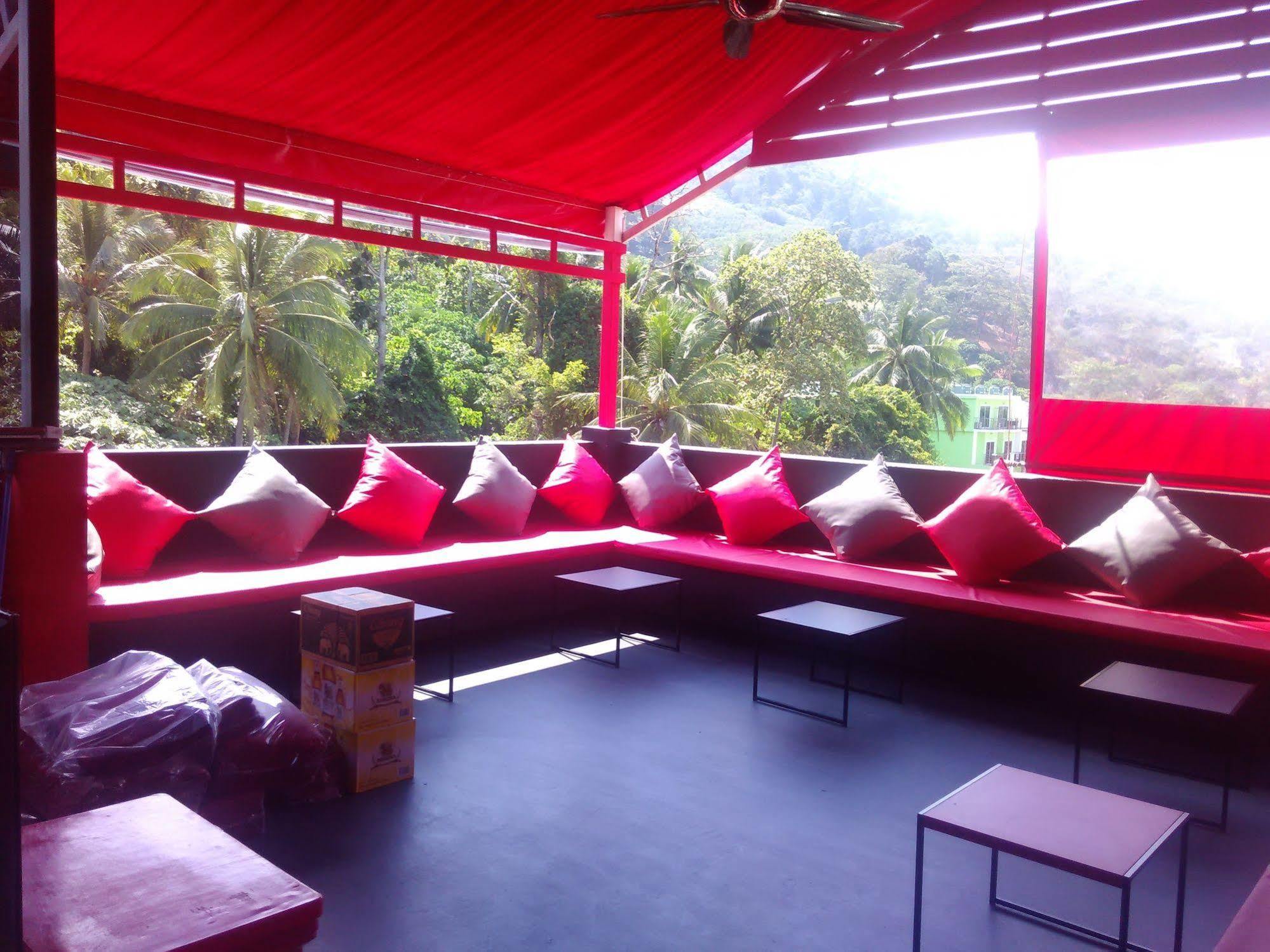 Sharaya Patong Hotel Exterior photo