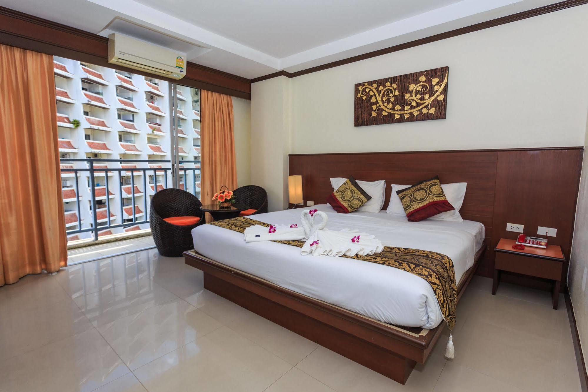 Sharaya Patong Hotel Exterior photo